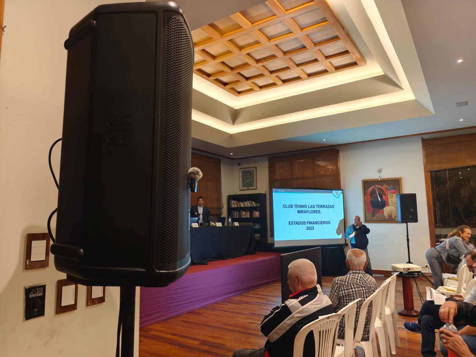 Alquiler de equipos de sonido para eventos empresariales